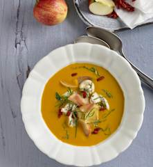 Kürbis-Apfel-Suppe mit Hühnerbrust